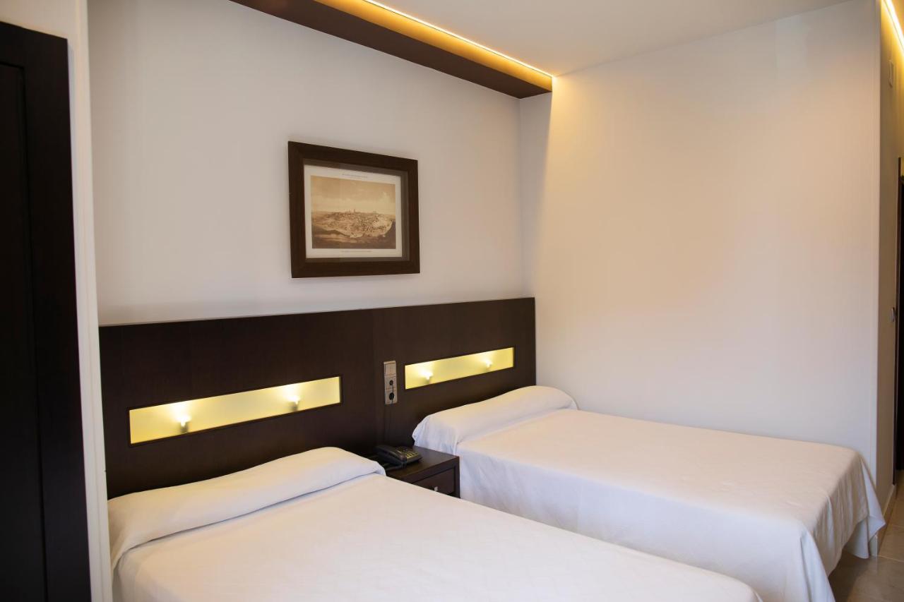 Hotel El Meson Torrijos Luaran gambar