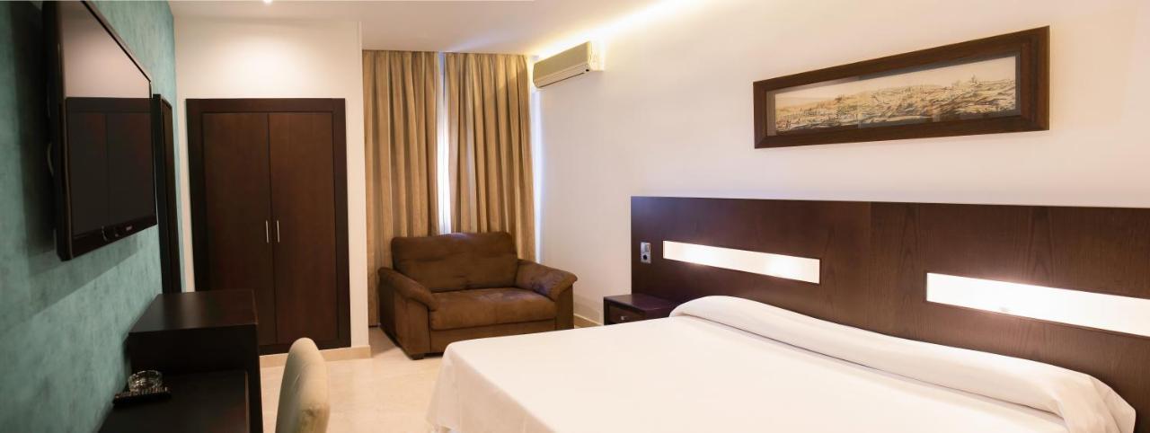 Hotel El Meson Torrijos Luaran gambar