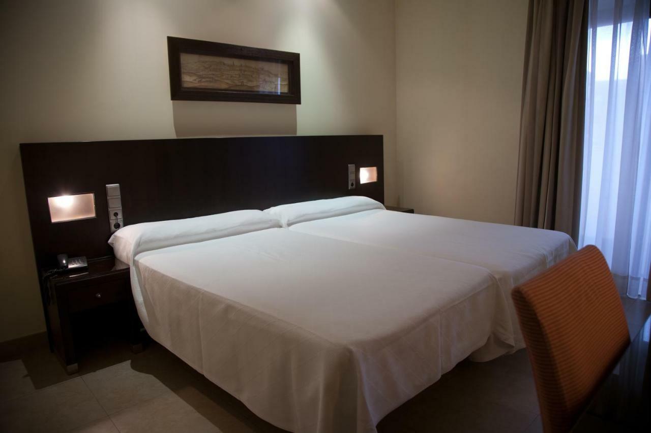 Hotel El Meson Torrijos Luaran gambar