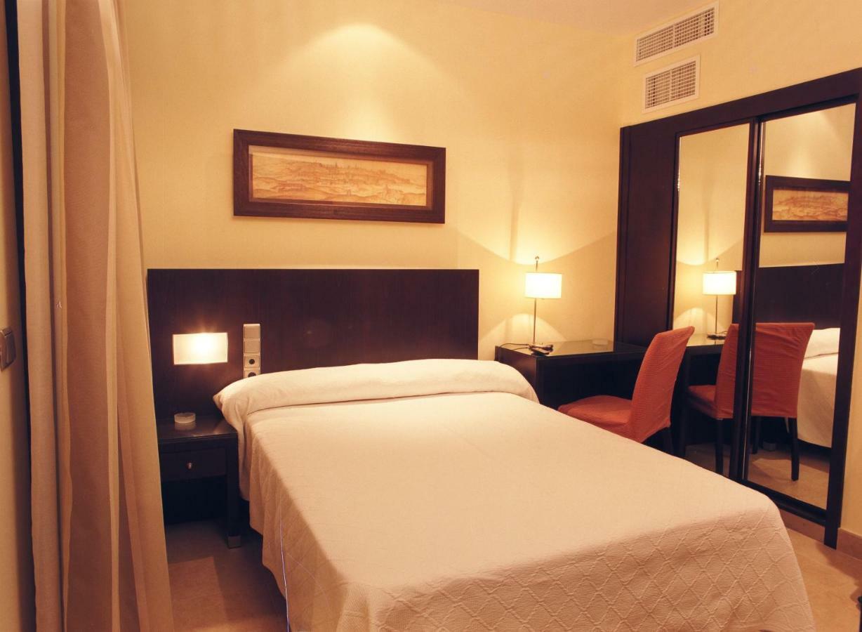 Hotel El Meson Torrijos Luaran gambar