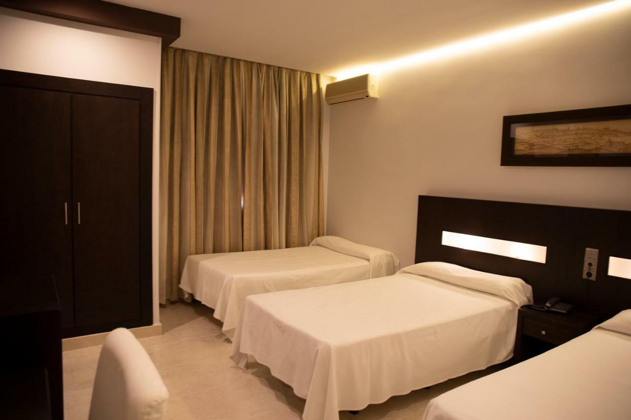 Hotel El Meson Torrijos Luaran gambar